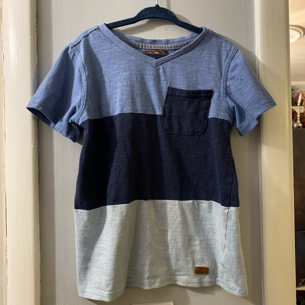 Authentic: kids 7 for mall man kind blue v-neck t-shirt Sz small